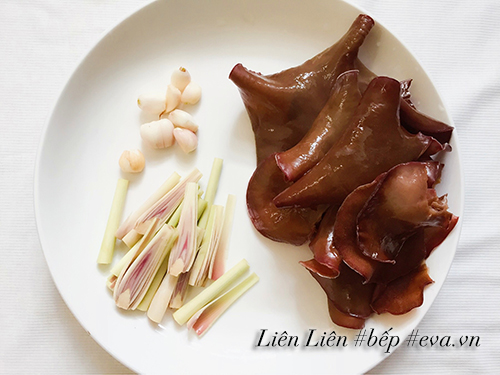 Tai heo cuộn mộc nhĩ giòn sần sật ngon đến amp;#39;giật mìnhamp;#39; - 3