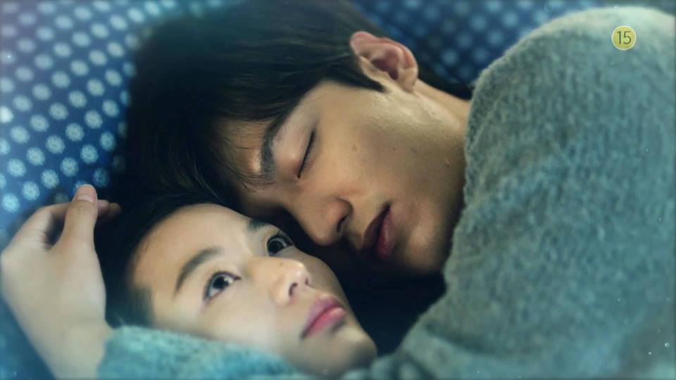 amp;#34;Huyền thoại biển xanhamp;#34;: Jeon Ji Hyun sung sướng ngủ trong vòng tay Lee Min Ho - 2