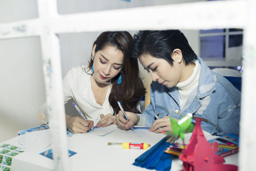 Ngắm Chi Pu, Gil Lê ân cần chăm sóc nhau trong kỳ nghỉ lễ - 2