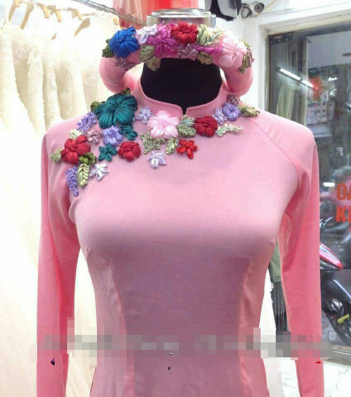 Áo dài thêu ruy băng hot nhất năm nay