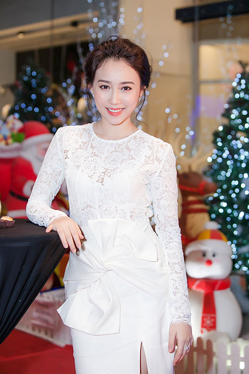 Sau chia tay Trương Ngọc Ánh, Kim Lý thân mật, rạng rỡ bên diễn viên Sứ mệnh trái tim - 9