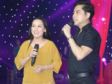 ​​Ngọc Sơn, Phi Nhung song ca lãng mạn trong ngày cúng Tổ nghề