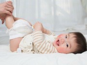 Làm mẹ - Mách mẹ cách "giải cứu" trẻ sơ sinh bị táo bón lâu ngày hiệu quả tức thì