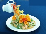 Bếp Eva - Mẹ đảm khoe mâm cỗ cúng, ai cũng hâm mộ món 'nộm bay' tuôn như nước đổ