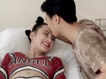 Glee Việt: Rocker Nguyễn - Angela Phương Trinh mừng rỡ khi biết sắp có con gái