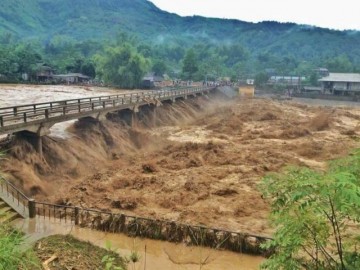 Phù Yên, Sơn La toàn cảnh trận lũ: từ trên cao nhìn dòng nước xiết