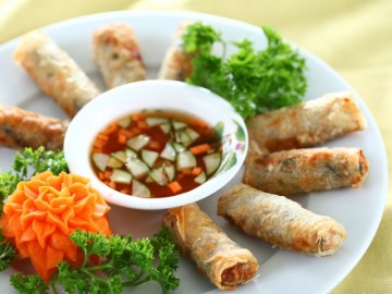 Mách chị em 6 mẹo rán nem luôn vàng giòn, để lâu không ỉu