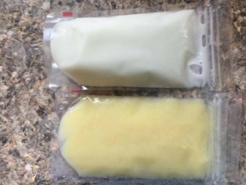 Nhìn sữa mẹ thay đổi khi con ốm thế này, ai chẳng muốn cho con bú hoàn toàn