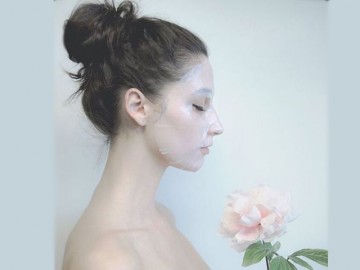 Trước giờ đi chơi mà da khô sạm, nứt nẻ thì hãy khắc phục ngay bằng 4 phương pháp này