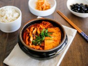 Bếp Eva - Mát trời thế này không làm nồi canh kim chi đậu phụ thì thật phí!
