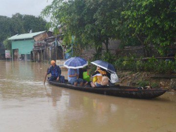 Bão số 12 chưa đổ bộ, Bình Định, Phú Yên đã có người chết và mất tích