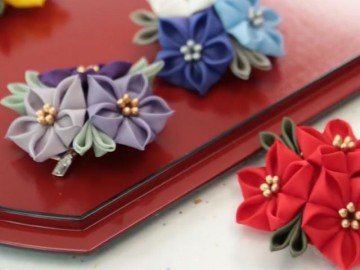 Mẹ chẳng cần khéo tay vẫn làm được hoa cài tóc xinh cho bé