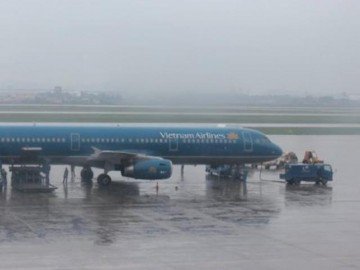 Bão số 12: Hủy các chuyến bay đến 6 tỉnh miền Trung, đường sắt tại Phú Yên bị phong tỏa