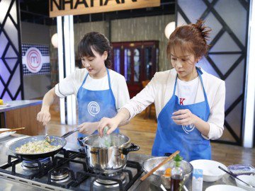 MasterChef VN: Bảo Thanh vừa nấu vừa hát, An Nguy lặng im không nói một lời