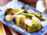 Bếp Eva - Chỉ cần lưu ý 1 chi tiết này, mẹ muối dưa cải sẽ luôn vàng giòn, không màng, không khú