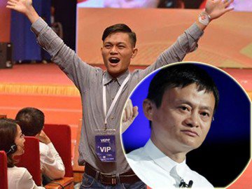 Khoảnh khắc thanh niên cuồng quỳ lạy Jack Ma