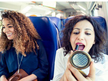 Makeup ngay cả khi di chuyển - thói quen mới thay đổi nền công nghiệp mỹ phẩm thế giới