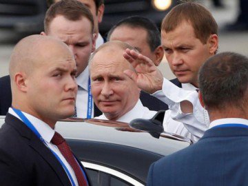 APEC 2017: Tổng thống Nga Vladimir Putin đến Đà Nẵng