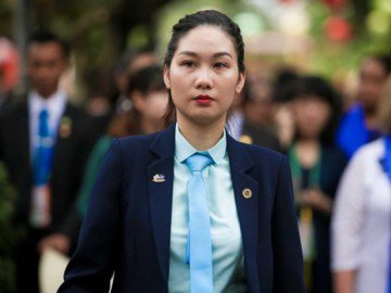 Ngắm những "bóng hồng" phục vụ tại APEC