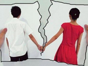 Bi kịch gia đình từ mùi mồ hôi lạ trên người vợ