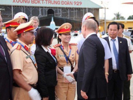 Nữ CSGT duy nhất được Tổng thống Nga Putin bắt tay cảm ơn