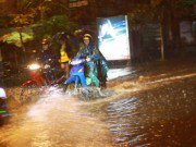 Tin mới bão số 14: Bão giật cấp 11 sắp đổ bộ, TP.HCM đang có mưa to gió lớn