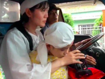 Giây phút tiễn đưa đầy nước mắt trong đám tang diễn viên Nguyễn Hoàng