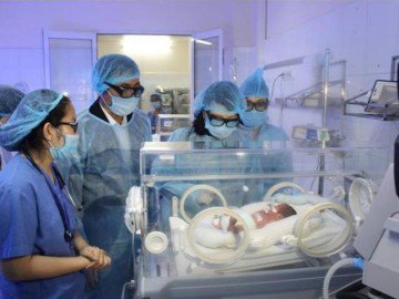 Đừng để thầy thuốc chơi vơi trong công cuộc cứu người