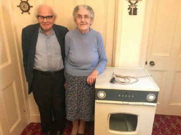 Đồ gia dụng dùng 50 năm không hỏng, đôi vợ chồng già quyết định... bán