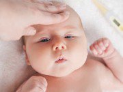 Làm mẹ - Cách hạ sốt cho trẻ mọc răng mẹ lưu ngay để áp dụng khi cần