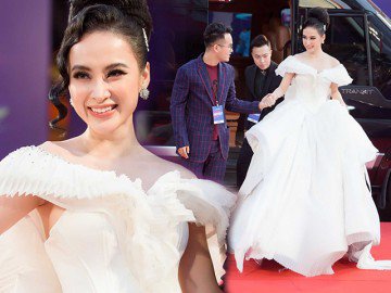 Angela Phương Trinh “chơi trội” diện đầm phát sáng đến trao giải tại MAMA 2017