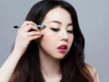Phong cách makeup vintage cho đôi mắt nhỏ và xếch