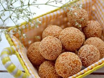 Công thức bánh rán vừng thơm lừng gian bếp cuối tuần