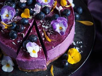 Dạ tiệc "tím một chiều mơ" từ thức ăn đẹp ngây ngất người xem