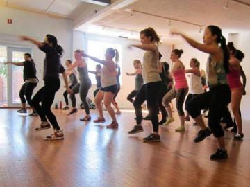 Zumba trên điệu La Mordidita của Ricky Martin