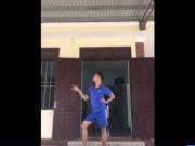 Clip Eva - Nam sinh nhảy hit "Từ hôm nay" của Chi Pu chuẩn từng động tác