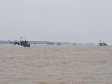 Tin bão khẩn cấp số 16: Tâm bão chuyển lệch xuống phía Nam, uy hiếp Nam Bộ