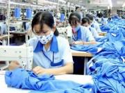 Tin tức - Ngày 1/1/2018, 3.000 lao động nữ sẽ chịu tác động cách tính lương hưu mới