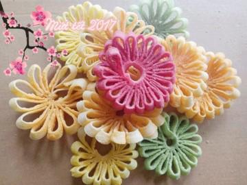 Mách chị em cách làm mứt dừa hoa cúc siêu đẹp đón Tết