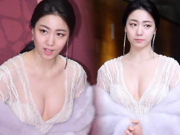 Cả dàn nghệ sĩ ăn diện sang chảnh không bằng một cái cúi người của "Rắn độc" Hyoyoung