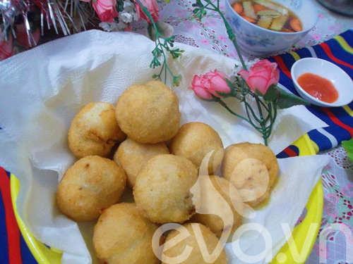 Bánh rán mặn càng ăn càng ngon - Bếp Eva