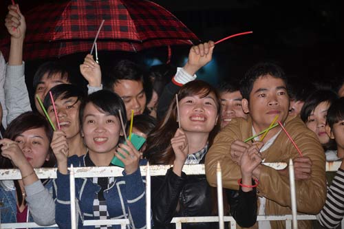 Không khí hân hoan chào đón năm mới 2015 trên cả nước - 1