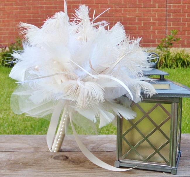 Bó hoa băng lông trắng muốt hợp cho ngày cưới
