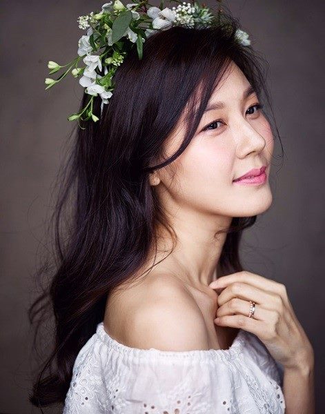 Rò rỉ hình ảnh hiếm hoi trong đám cưới Kim Ha Neul