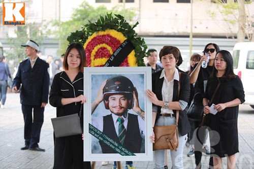 Đoàn xe motor tiễn đưa nhạc sĩ Trần Lập về nơi an nghỉ - 47