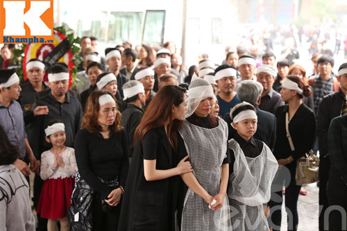 Bí thư Đinh La Thăng đến viếng NS Trần Lập - 23