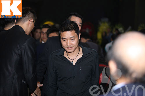 Bí thư Đinh La Thăng đến viếng NS Trần Lập - 1