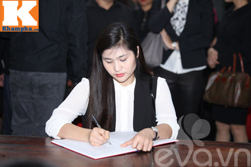 Bí thư Đinh La Thăng đến viếng NS Trần Lập - 4