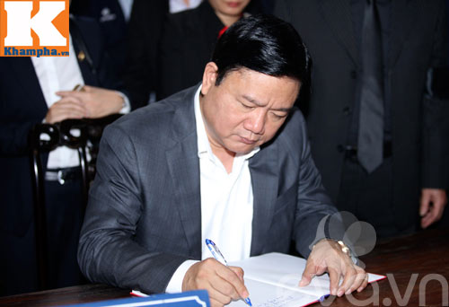 Bí thư Đinh La Thăng đến viếng NS Trần Lập - 8