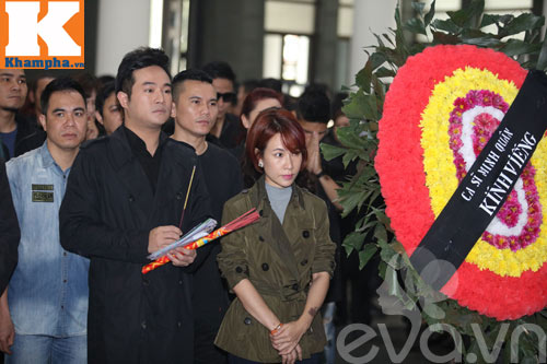 Bí thư Đinh La Thăng đến viếng NS Trần Lập - 12